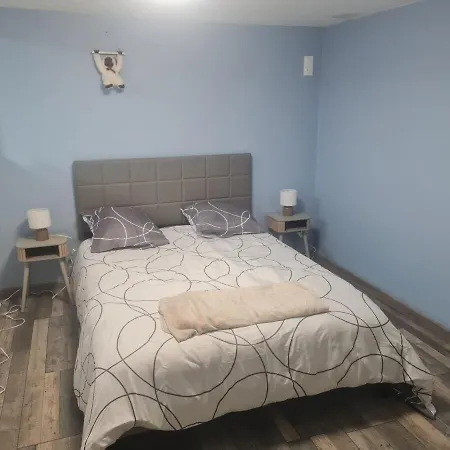 Le Canaillou بيت للعطل